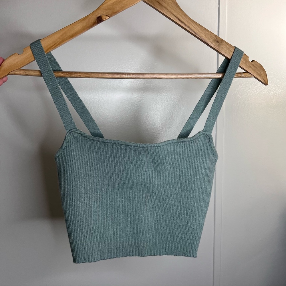 NWT Pacsun x Kendall & Kylie Ribbed Knitted Cropped Tank Top - Picture 2 of 6